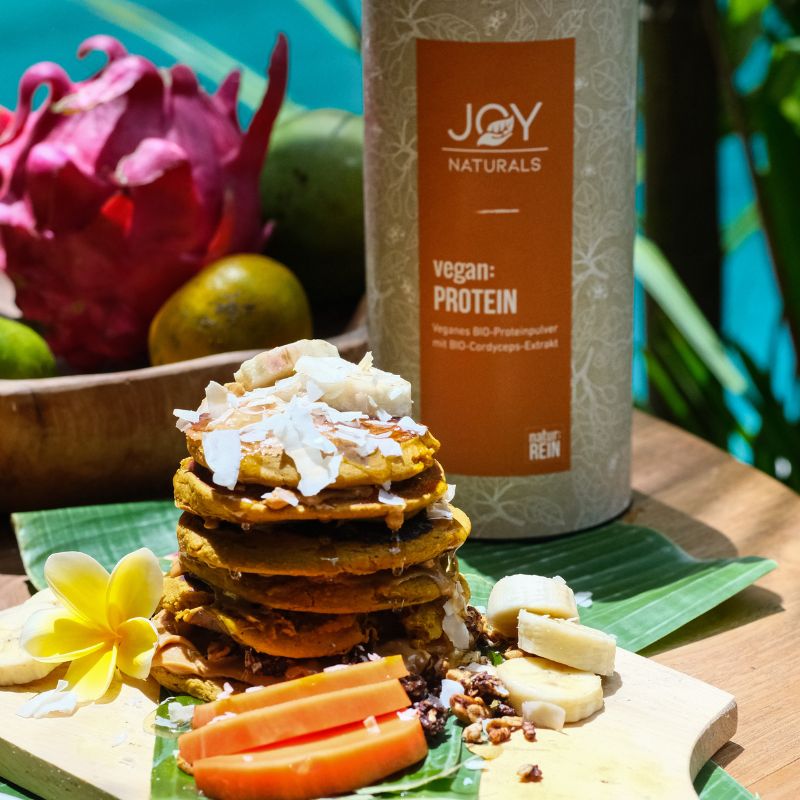 Pancakes aufgewertet mit vegan-carrot:PROTEIN.
