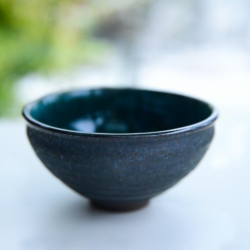 Matcha bowl, dark, inside Petrolf -color