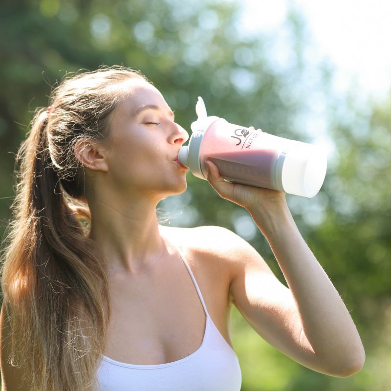 JOY NATURALS Blender-Bottle - die hochwertige Multifunktionslösung für deine Shakes und Smoothies: auslaufsicher, erweiterbar und klümpchenfrei.