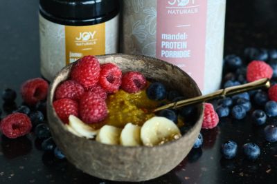 Mandel-Protein-Porridge mit den adaptogenen Nährstoffen aus jamu:MAGIC