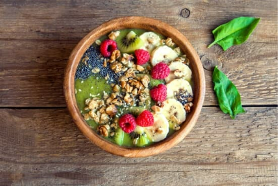 Beauty-Smoothie Bowl mit Spinat & Avocado
